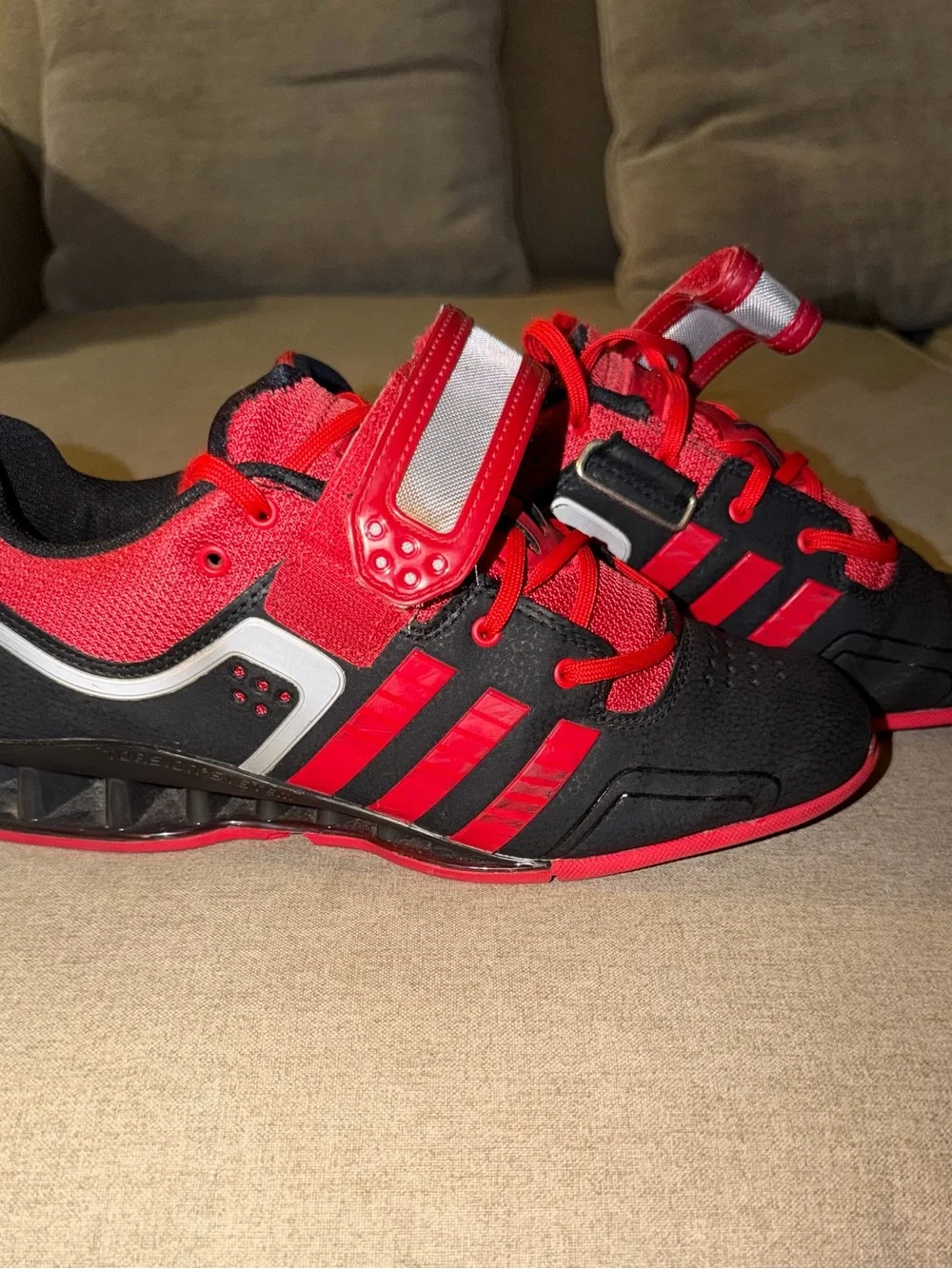 adidas Red and Black Mens Athletic Sneakers Adipower 1 Weightlifting Shoes Sz 9